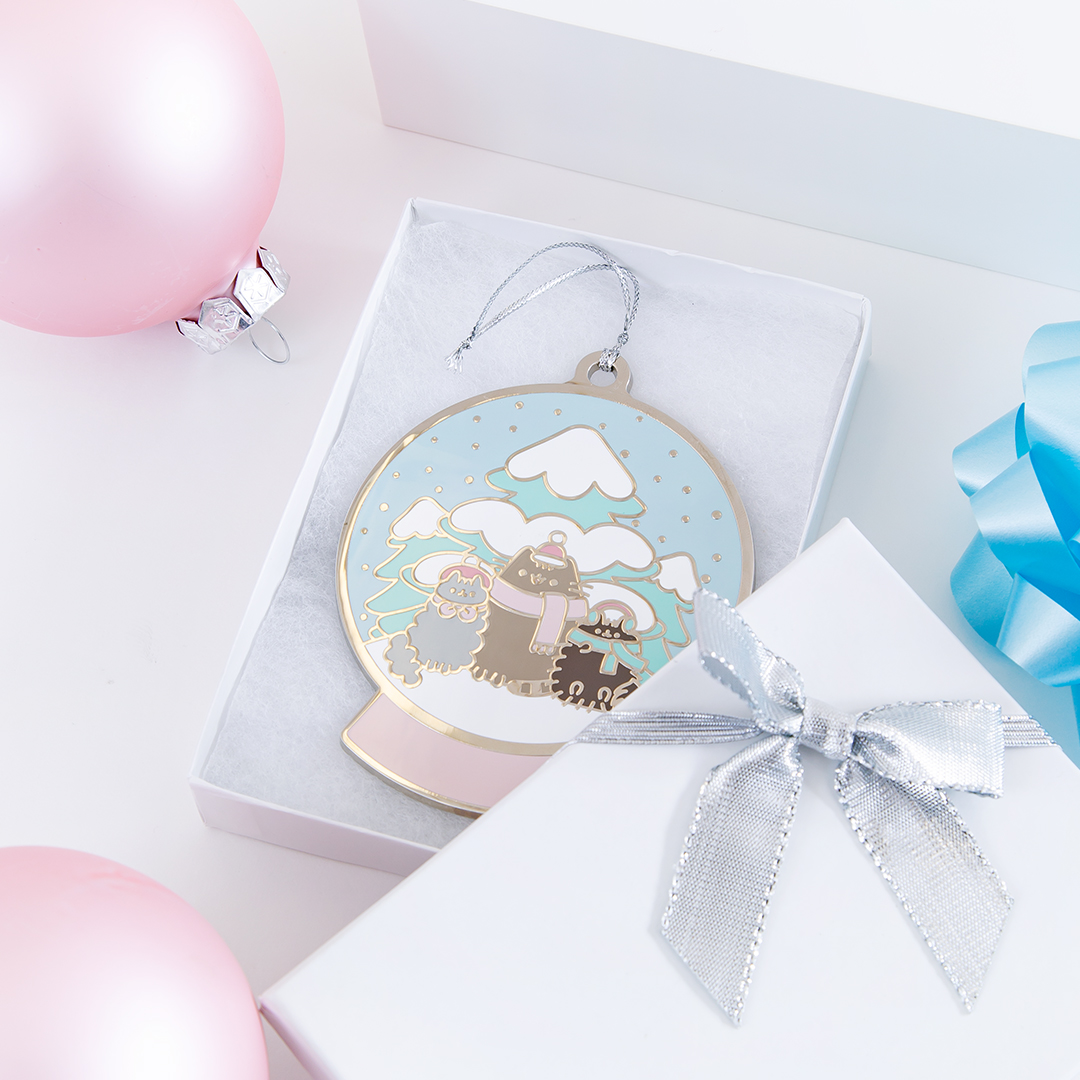 pusheen christmas ornament