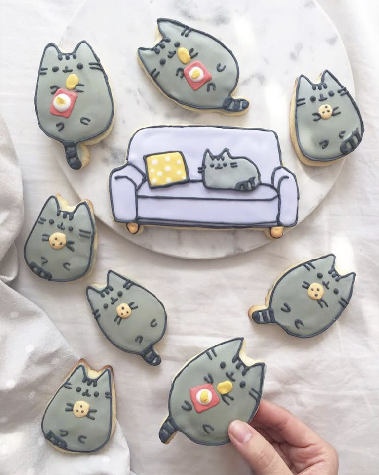 pusheen on couch